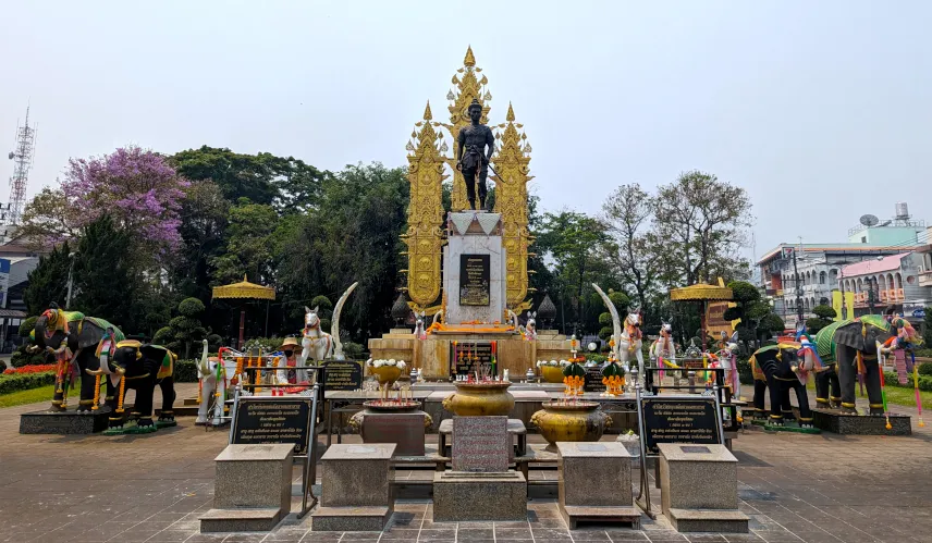 Picture of King Mangrai Monument