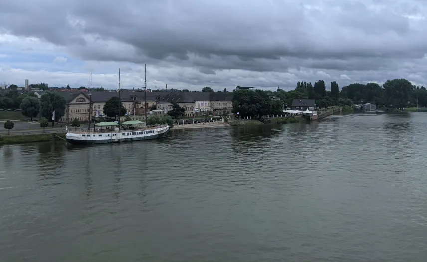 Picture of the Rhein River from Mainz-Kastel