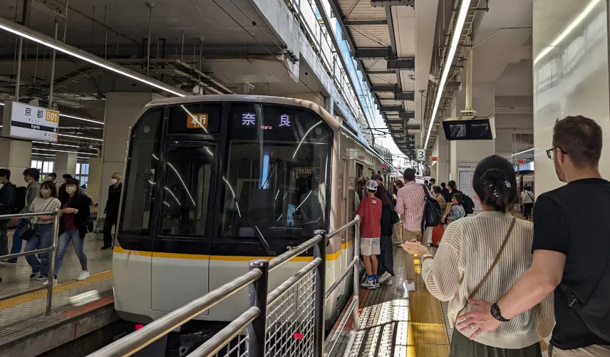 Picture of Kintetsu train to Nara