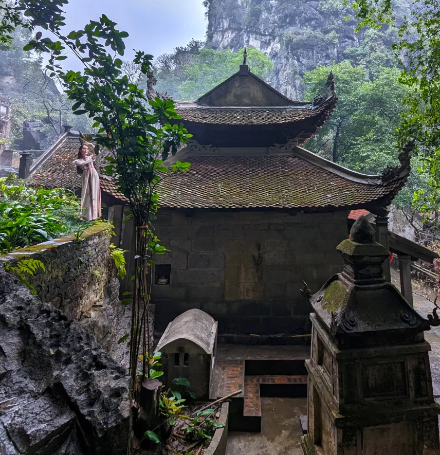 Picture of Bich Dong Pagoda