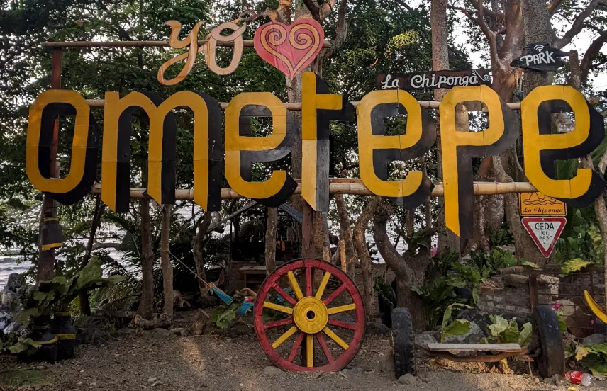 Picture of I love Ometepe sign