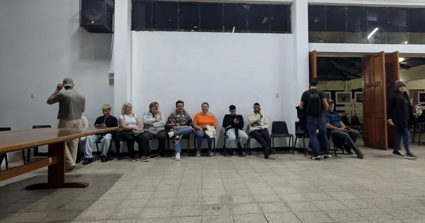 Picture of Waiting in line to buy a Machu Picchu ticket