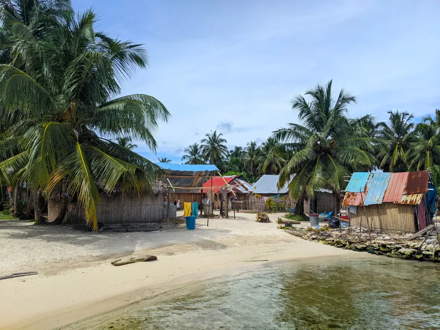 Picture of Kuna houses on the San Blas Islands