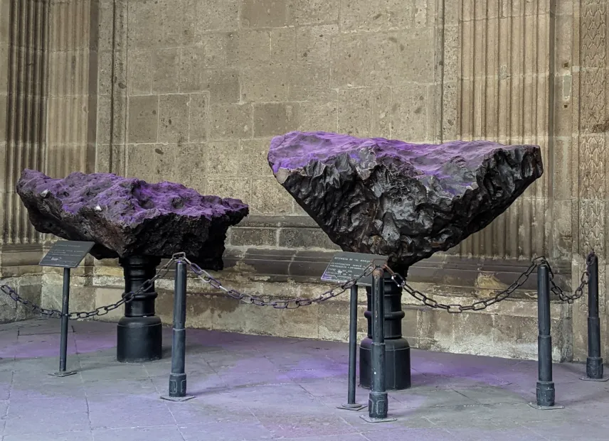 Picture of meteorites at the Palacio de Mineria